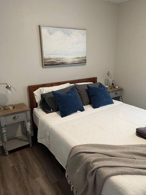The Mary Lou - 2 Bedroom Apt In Quilt Town, Usa Hamilton 외부 사진